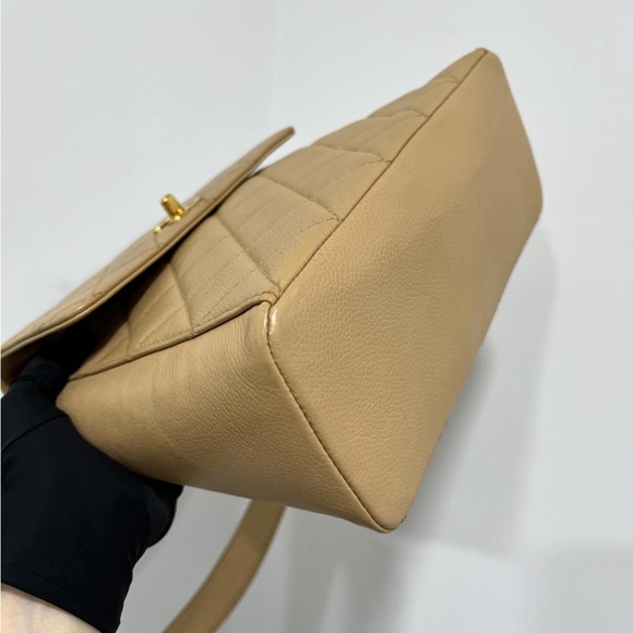 Chanel Vintage Kelly Shoulder Bag 💛 - Picture 6 of 10